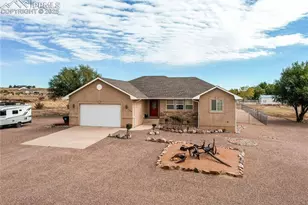 1352 N Blue Lake Ln, Pueblo, CO 81007 - Photo 2