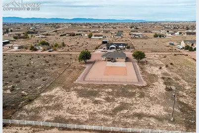 1352 N Blue Lake Lane, Pueblo, CO 81007 - Photo 14