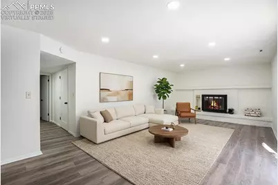 6075 Castlewood Lane, Colorado Springs, CO 80918 - Photo 8