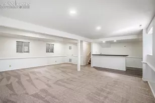 6075 Castlewood Ln, Colorado Springs, CO 80918 - Photo 14