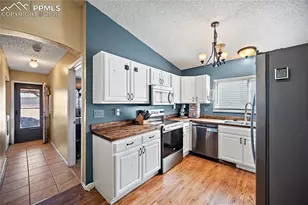 504 Fountain Mesa Rd, Fountain, CO 80817 - Photo 8