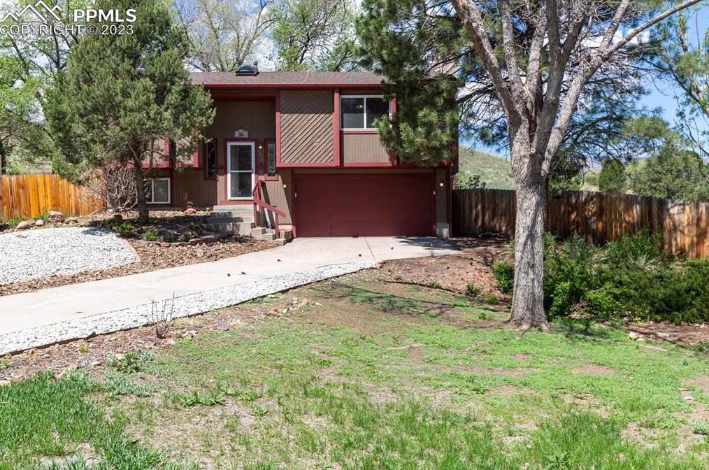 1390 Amstel Dr, Colorado Springs, CO 80907-4083