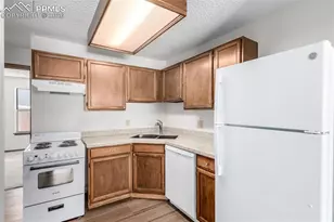 6393 Village Ln, Colorado Springs, CO 80918 - Photo 8