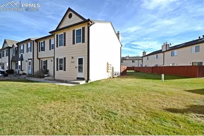 2438 Lexington Village Lane, Colorado Springs, CO 80916 - Photo 4