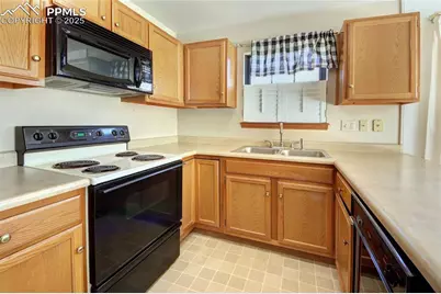 5803 Wisteria Drive, Colorado Springs, CO 80919 - Photo 10