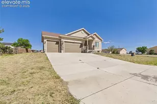 395 W Coral Dr, Pueblo West, CO 81007 - Photo 6