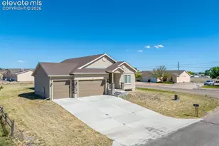 395 W Coral Dr, Pueblo West, CO 81007 - Photo 2