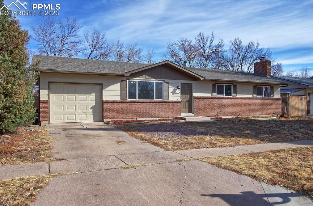 1211 Moffat Cir, Colorado Springs CO  80915-2222 exterior