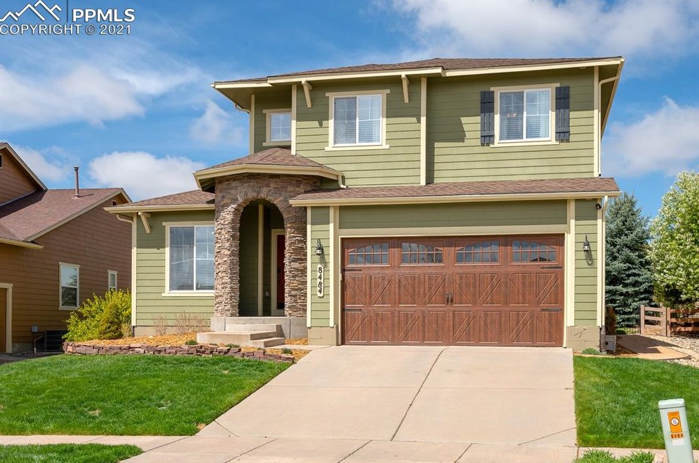 8484 Roaring Fork Dr, Colorado Springs, CO 80924-8105
