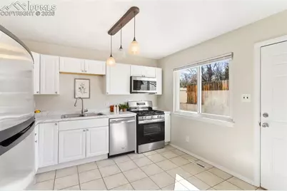 1728 N Chestnut Street, Colorado Springs, CO 80907 - Photo 6