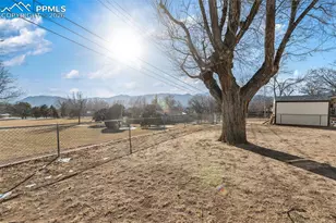 1211 Cumberland St, Colorado Springs, CO 80907 - Photo 10