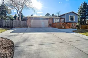 2955 Reuben Dr, Colorado Springs, CO 80918 - Photo 2