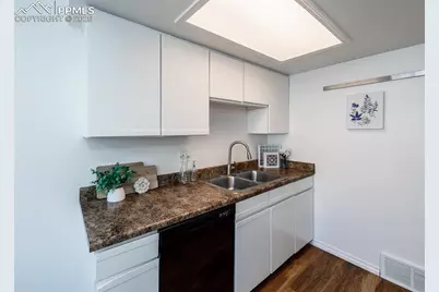 2370 Lexington Village Lane, Colorado Springs, CO 80916 - Photo 12