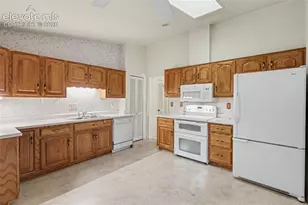 538 Lakewood Cir, Colorado Springs, CO 80910 - Photo 14