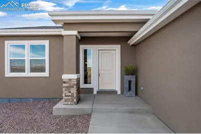 995 E Kirkwood Drive, Pueblo, CO 81007 - Photo 2