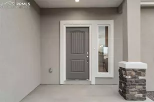995 E Kirkwood Dr, Pueblo, CO 81007 - Photo 2