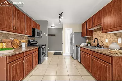1422 Rushmore Drive, Colorado Springs, CO 80910 - Photo 6