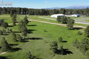 17629 Emerson Clf Ct, Colorado Springs, CO 80908 - Photo 4