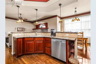 982 W Caliente Drive, Pueblo, CO 81007 - Photo 10