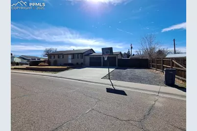 33 Wasatch Drive, Pueblo, CO 81005 - Photo 2
