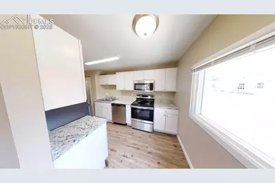 2413 E St Vrain Street, Colorado Springs, CO 80909 - Photo 4