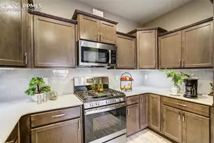 6071 Old Glory Dr, Colorado Springs, CO 80925 - Photo 10