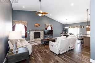 288 S Wiggins Dr, Pueblo, CO 81007 - Photo 6