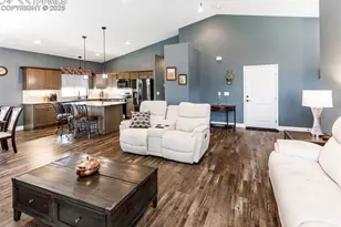 288 S Wiggins Dr, Pueblo, CO 81007 - Photo 8