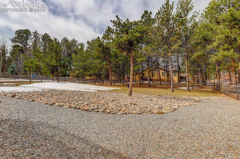 1116 Ptarmigan Dr, Woodland Park CO 80863-8004 exterior