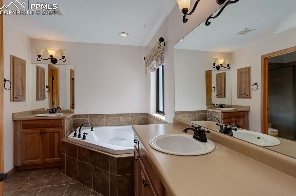 1116 Ptarmigan Dr, Woodland Park CO 80863-8004 exterior