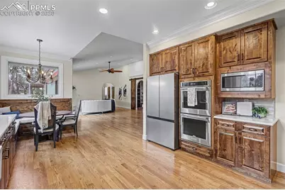 250 Mayfield Lane, Colorado Springs, CO 80906 - Photo 10