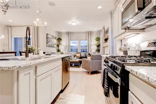 8541 Perkins Ln, Colorado Springs, CO 80925 - Photo 6