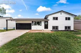 1023 Fosdick Dr, Colorado Springs, CO 80909 - Photo 2