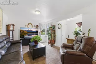 1932 Claremont Ave, Pueblo, CO 81004 - Photo 4