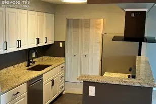 411 Lakewood Circle, Colorado Springs, CO 80910 - Photo 6