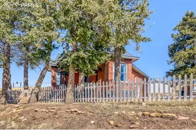 429 W Carr Avenue, Cripple Creek, CO 80813 - Photo 2