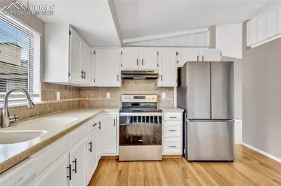 3350 Lynnwood Way, Colorado Springs, CO 80918 - Photo 8