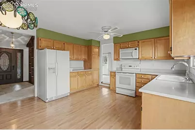 806 Point Of The Pines Drive, Colorado Springs, CO 80919 - Photo 6