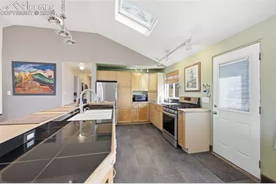 2007 Oriole Avenue, Colorado Springs, CO 80909 - Photo 8