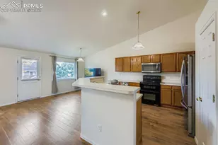 5827 Uncompahgre St, Colorado Springs, CO 80923 - Photo 8