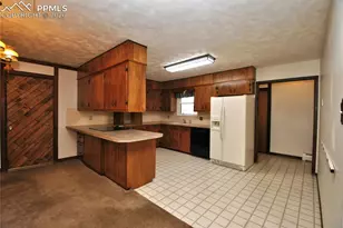 4770 Diamond Dr, Colorado Springs, CO 80918 - Photo 6