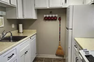 1038 Fontmore Rd, Colorado Springs, CO 80904 - Photo 10