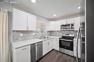 2123 Fernwood Dr, Colorado Springs, CO 80910 - Photo 10