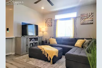 4512 Samaritan Loop, Colorado Springs, CO 80916 - Photo 4