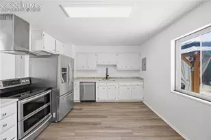 2240 Sumter Dr, Colorado Springs, CO 80910 - Photo 10