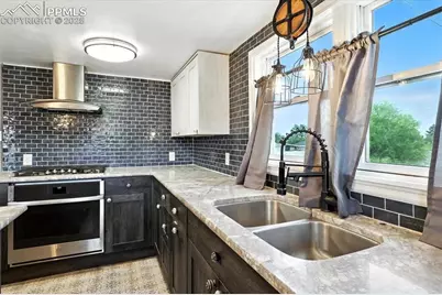 2402 W 17th Street, Pueblo, CO 81003 - Photo 10