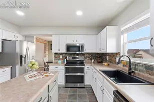 6907 Shimmering Leaf Rd, Colorado Springs, CO 80908 - Photo 10