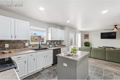 6907 Shimmering Leaf Road, Colorado Springs, CO 80908 - Photo 8