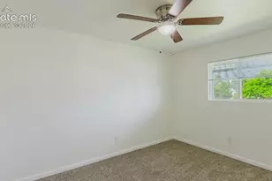 2139 Preuss Rd, Colorado Springs, CO 80910 - Photo 14