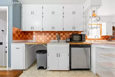 522 Madison Street, Pueblo, CO 81004 - Photo 6